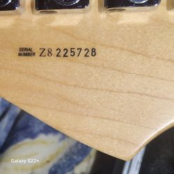 Fender Stratocaster w/hardshell case