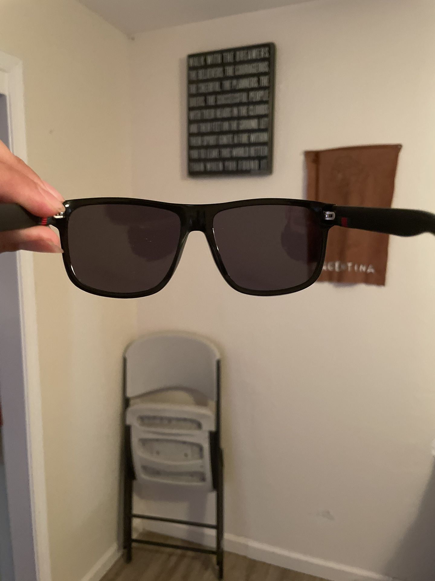 Only used 3-4 times original Gucci shades have serial code payed $400 asking $240
