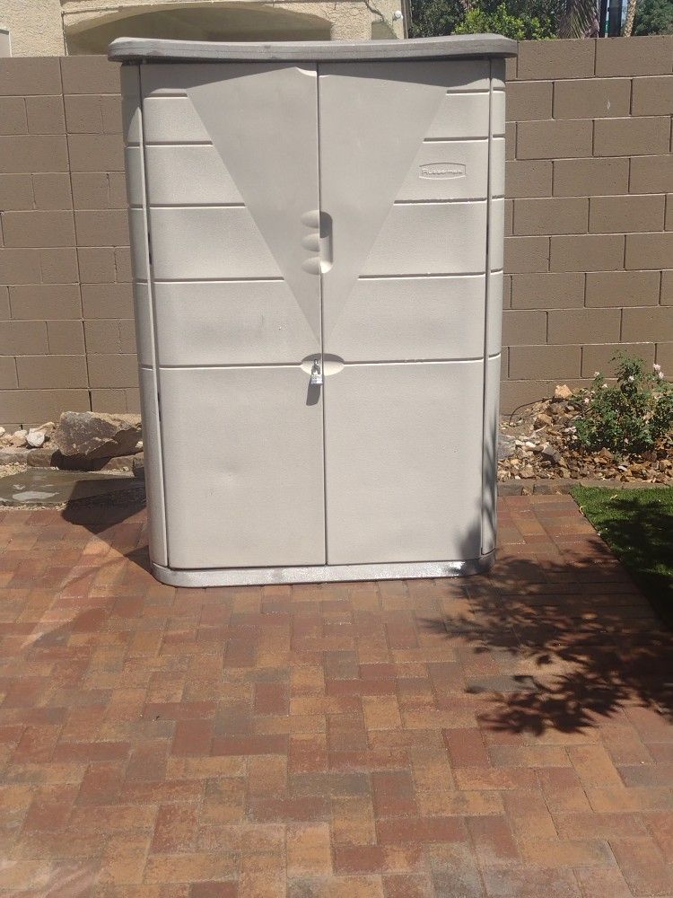 Rubbermaid Storage Shed 6'x4'