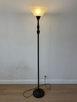 Floor Lamp (Read Description)