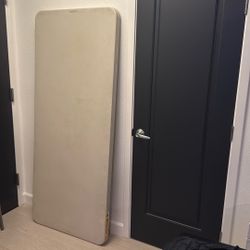 Folding Table – Lifetime Style (Sturdy)