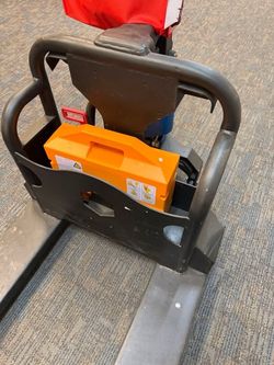 Pre-Owned Compact Pallet Truck, A-1020