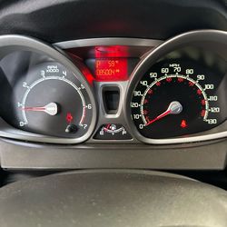 Ford Fiesta 2012 sedan