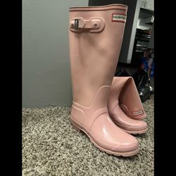 Pink hunter rain boots 