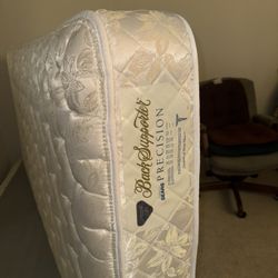TWO XL TWIN BEDS 