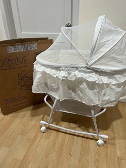 New Dream On Me Portable 2-1 Bassinet and Cradle