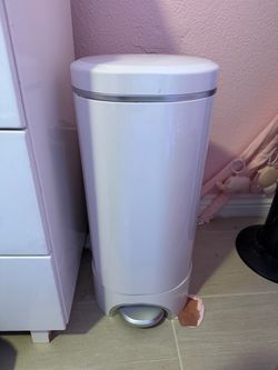 Munchkin diaper pail