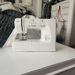Sewing Macine For Sale