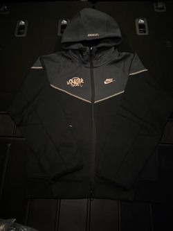 Nike tech
