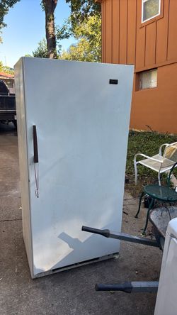 Magic chef freezer stand up