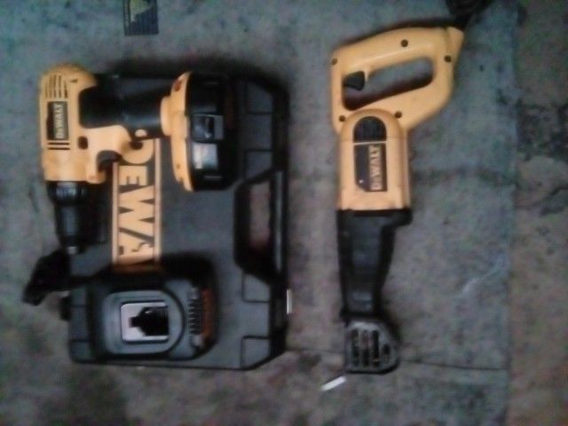 DeWalt Saw Zaw & DeWalt 18v Drill . $75 For Both Obo