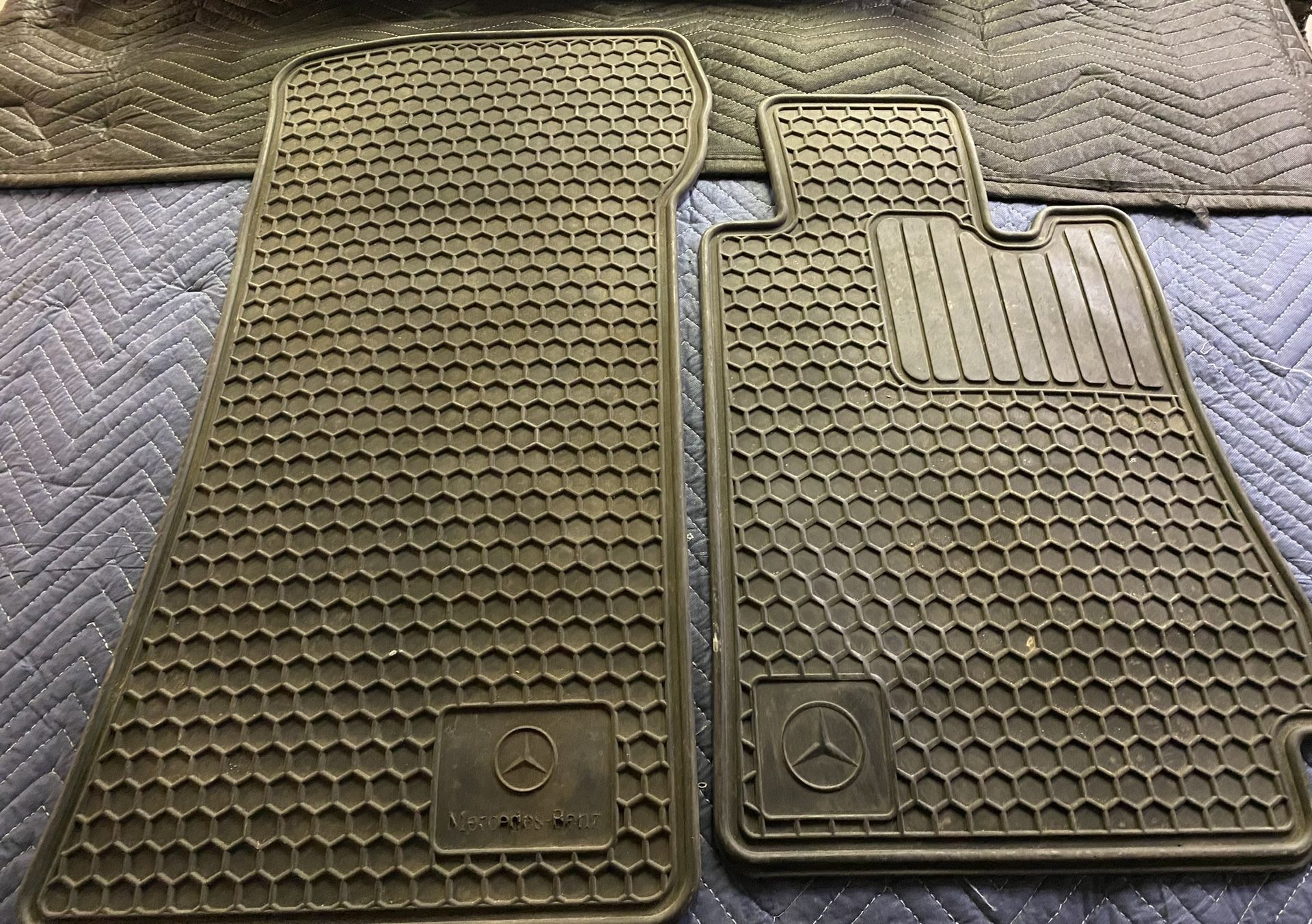 Mercedes ML OEM Rubber Mats…