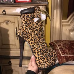Boots Size 8