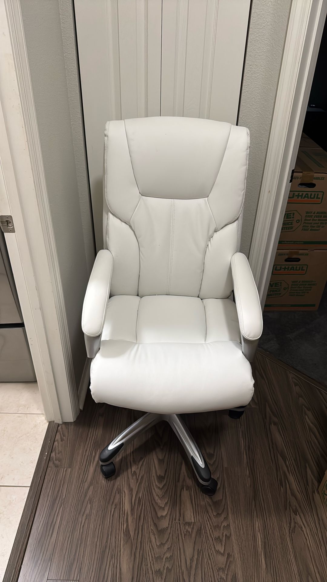 Executive White Leather Office Chair