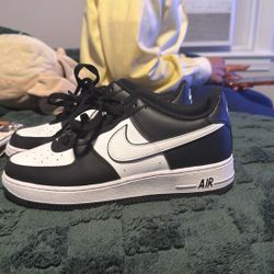 Nike Air Force 1 LV8 2