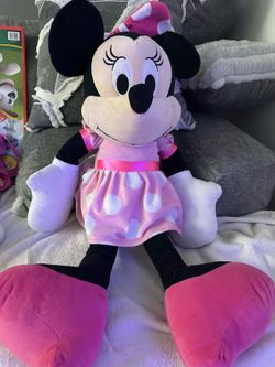 Minnie mouse plushie