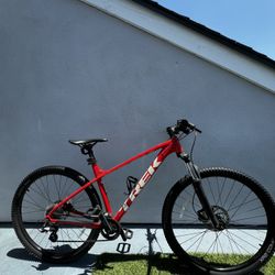Trek Marlin 5, 8speed Bike