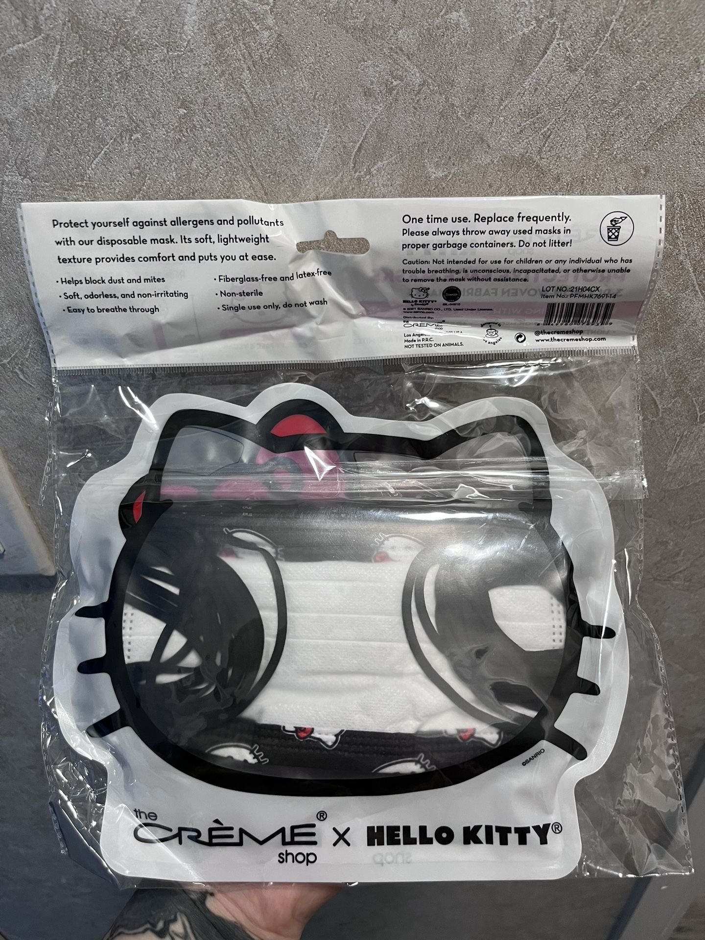 Hello Kitty Crème Shop Black Face Masks