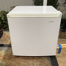 Sanyo Mini Fridge. 
