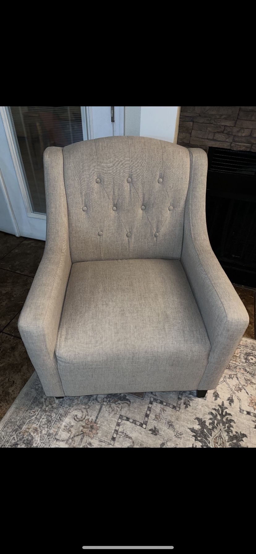 Accent Chair In Excellent Condition 