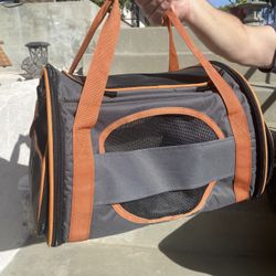 Okmee portable pet carrier Like New