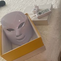 Luma Light Therapy Mask
