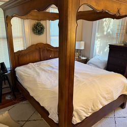 Ethan Allen Canopy Bed Set