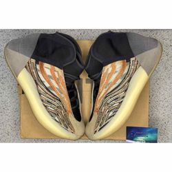 Adidas Yeezy QNTM Flash Orange 9.5 Men Great Condition