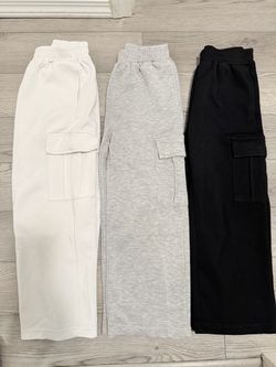 Girls loose fitting sweatpants