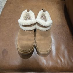Ultra Mini Ugg Booties Size 5 