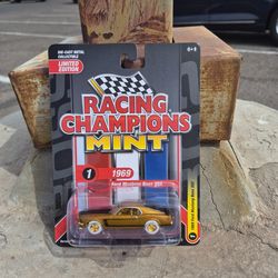 Racing Champions Mint 1969 Ford Mustang Boss 302 Gold Strike CHASE NEW