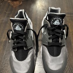Air Huarache By Nike Men’s 7.5