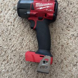 Milwaukee 1/2” Mid Torque Impact Wrench