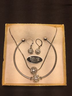 Jewelry 3 pcs gold and silver plated made with Swarovski Cristal new 30$ each