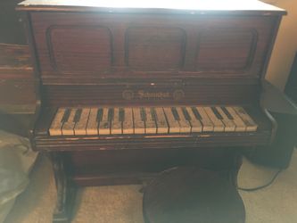 Schoenhut baby piano