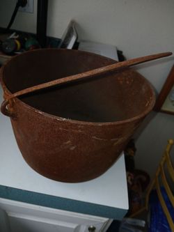 Older antique Cast Iron Pot