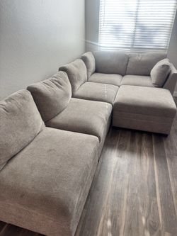 Modular sectional couch