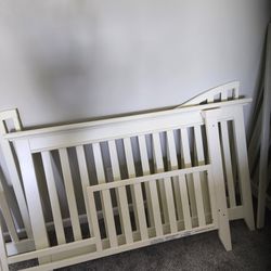 Used Baby Crib/ Toddler Bed