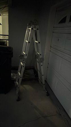 Aluminum folding step ladder