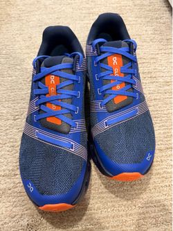 NEW ‼️‼️ON CLOUD WOMENS SIZE 9