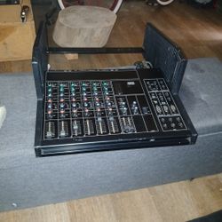Yamaha recording Mixer Model Rm602 