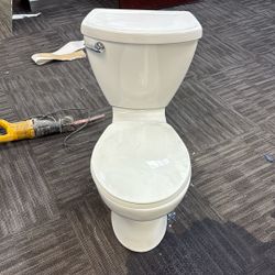 American Standard Toilet. Very Good Condition $20