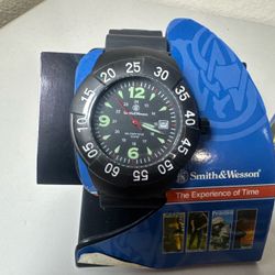 Smith and Wesson military dive watch 100m brand new