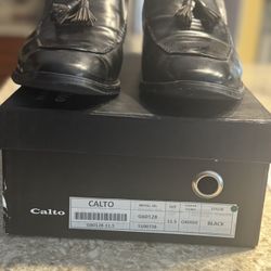 11.5 Men’s black leather dress shoes. Calto brand. 