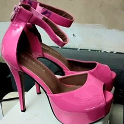 Women's Size 10 Pink 6 in Heels 