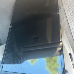 onn 32” Class HD (720P) LED Roku Smart Television (100012589)