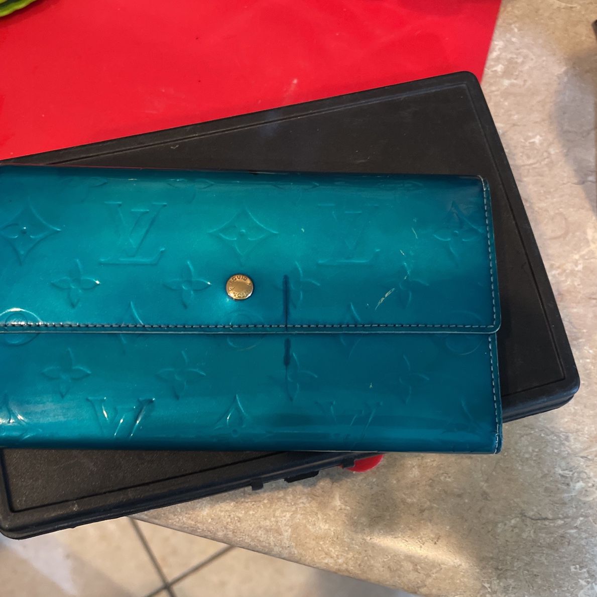 Louis Vuitton Wallet Keychain for Sale in Phoenix, AZ - OfferUp