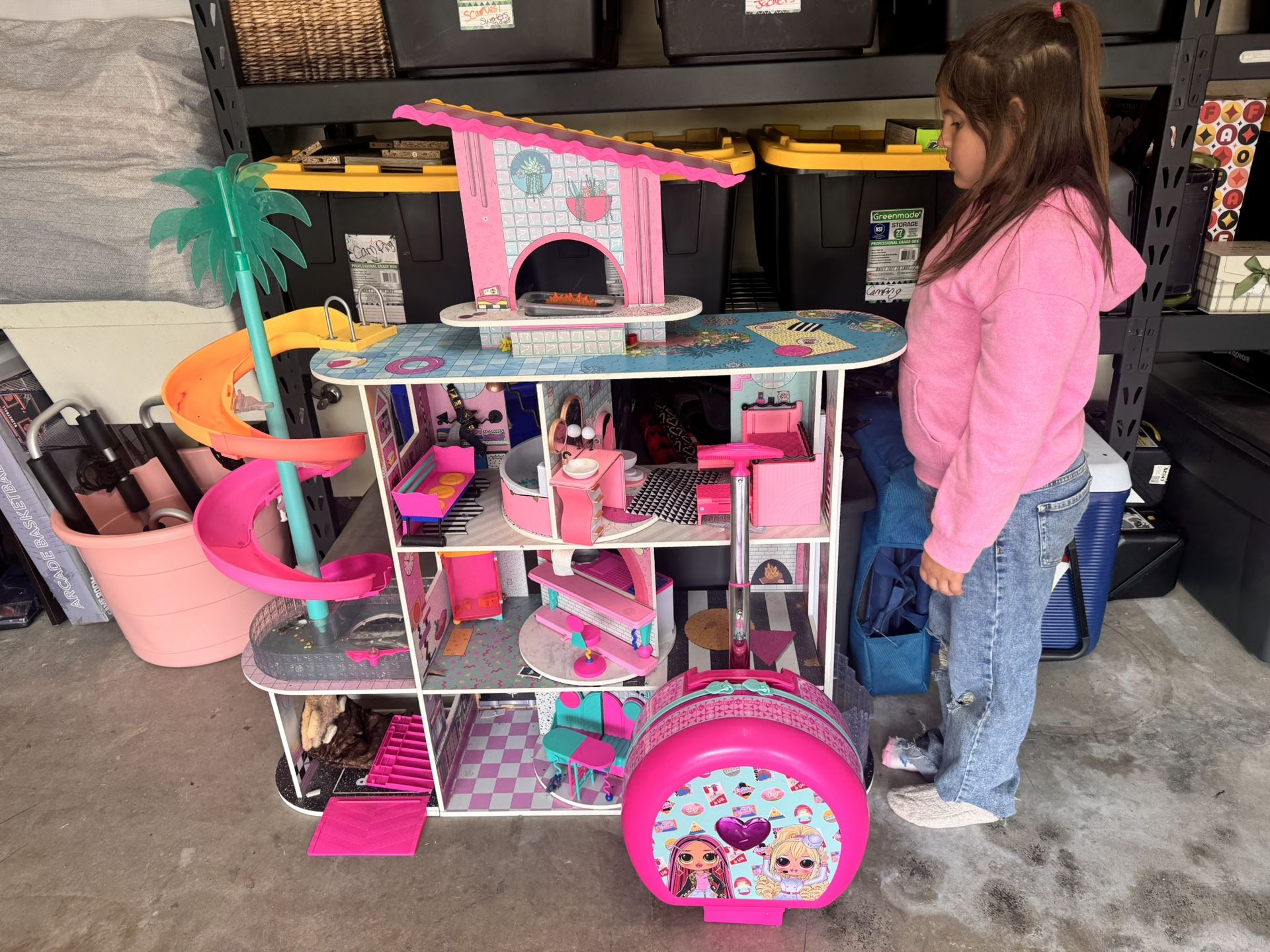 LOL doll House With Dolls And Carry Case $50