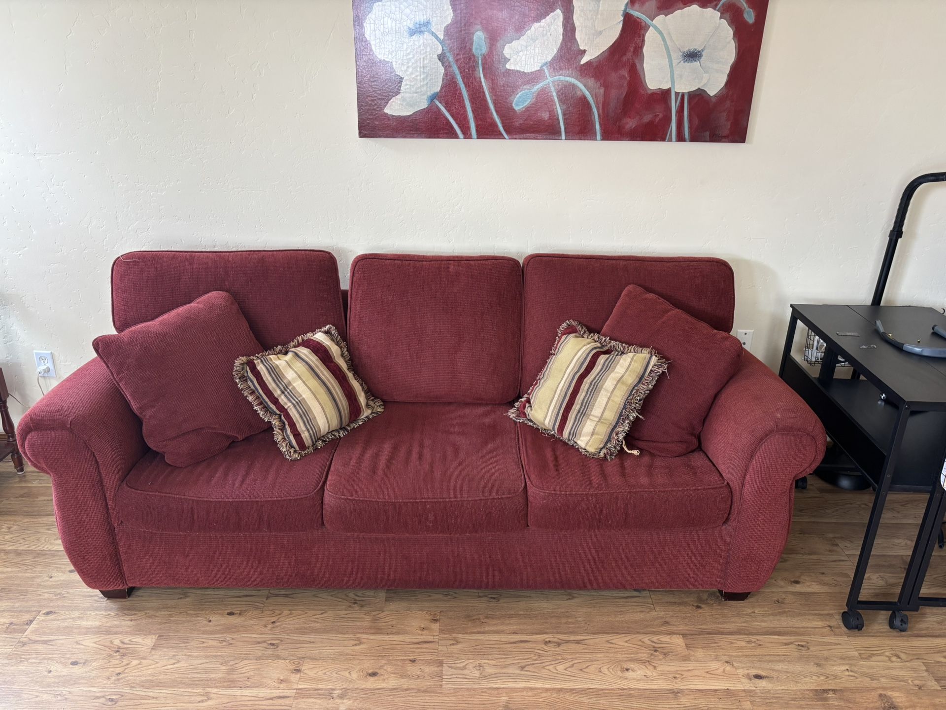 Red Couch With Throw Pillows
