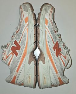 New Balance 740 Foot Locker Exclusive Craftwork Pack
*Women's Size 9.5
*Men's size 8
Color
Ivory
Colorway
Sandstone / Infield Clay
Style Code
U740CW2